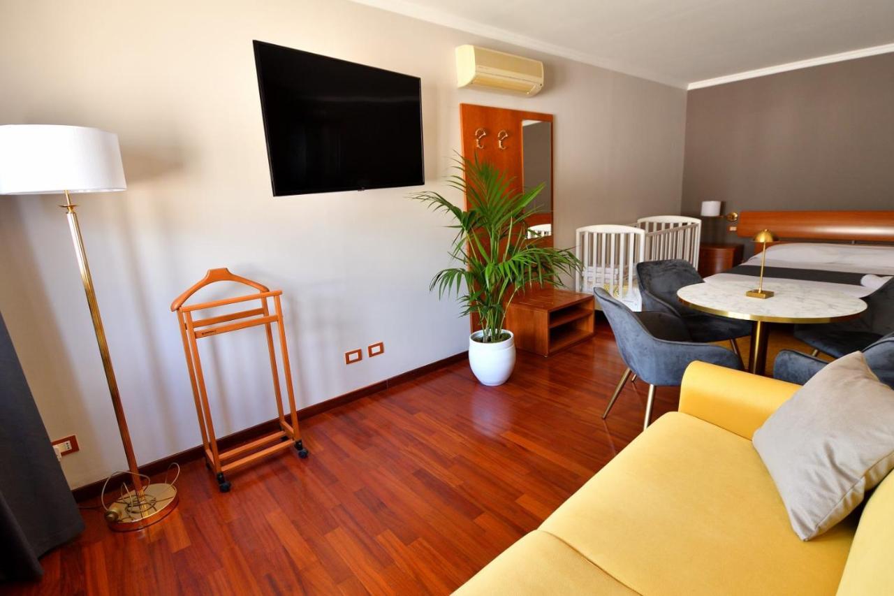 Le Cinema Bed & Breakfast Formia Eksteriør bilde